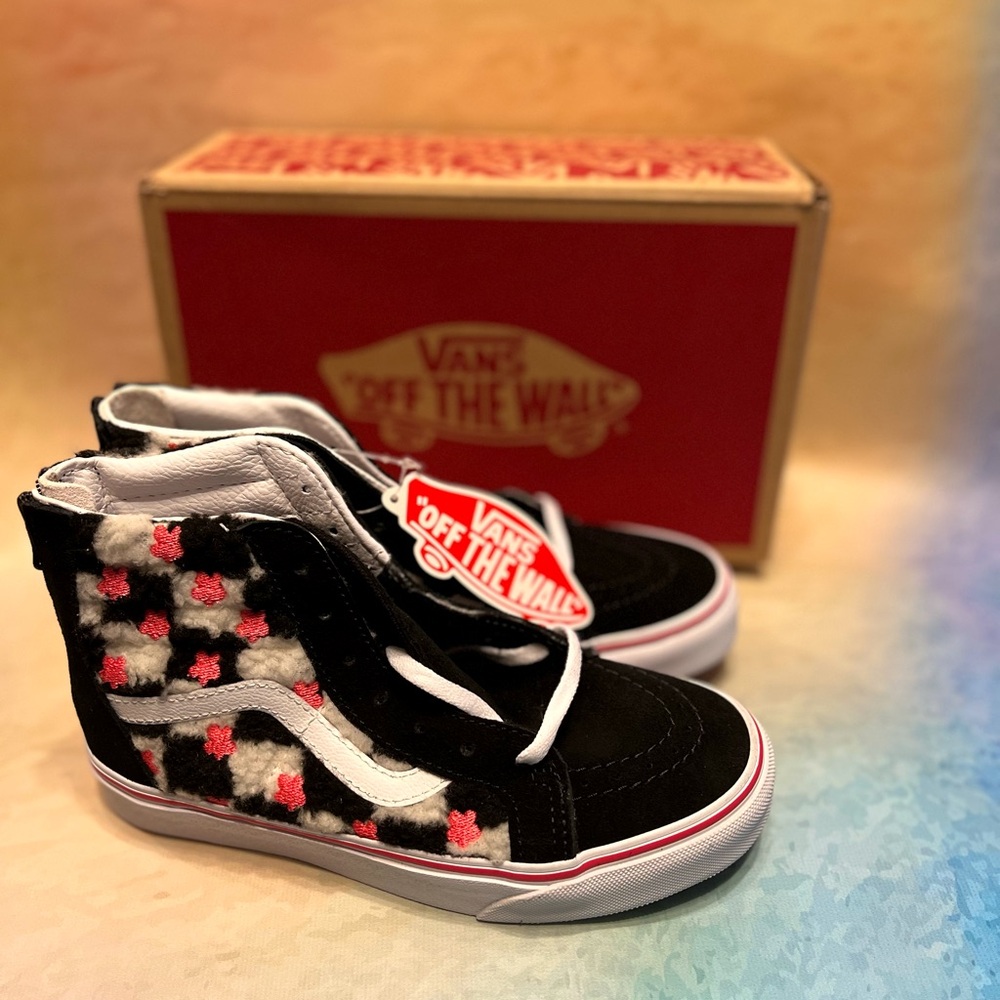 Vans faux fur Sk8-Hi-top kids size 3 BRAND NEW & IN BOX.